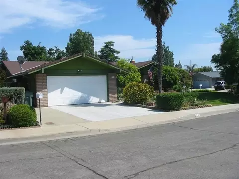 93 Whittier Ave, Clovis, CA 93611 photo 2