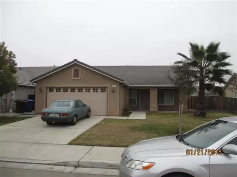 1917 Catherine Ave, Sanger, CA 93657 photo 1