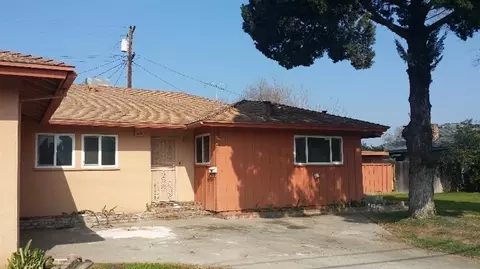2977 E Ashlan Ave, Fresno, CA 93726 photo 1
