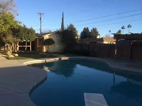 2415 7th St, Sanger, CA 93657 photo 3