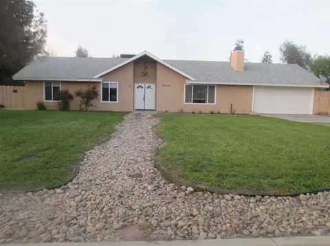 36107 Cloverleaf Ave, Madera, CA 93636 photo 1