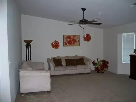 1273 Carmen Ave, Madera, CA 93638 photo 2