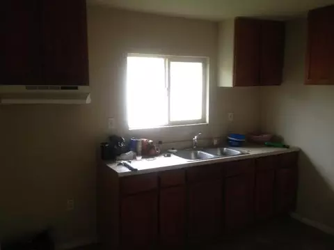 229 E St, Fresno, CA 93706 photo 6