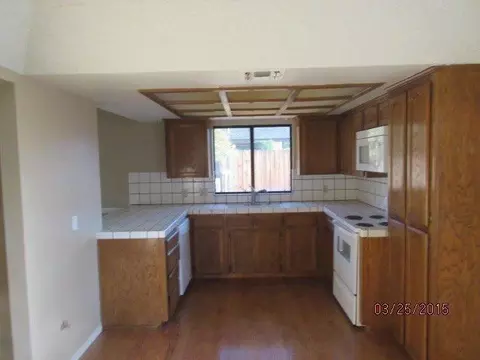 1395 Dakota Ave, Clovis, CA 93612 photo 2