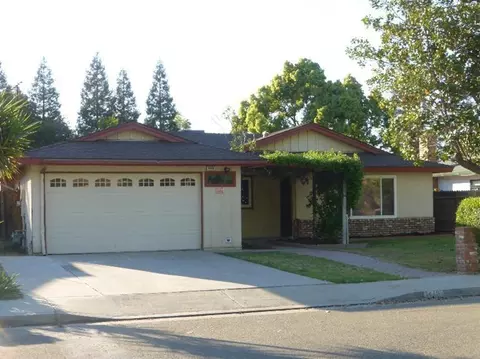 1446 Adler Dr, Clovis, CA 93612 photo 1