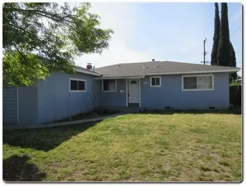 466 W Keats Ave, Clovis, CA 93612 photo 1