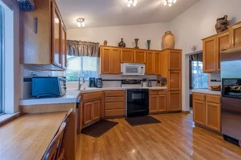 1032 N Burl, Clovis, CA 93611 photo 9