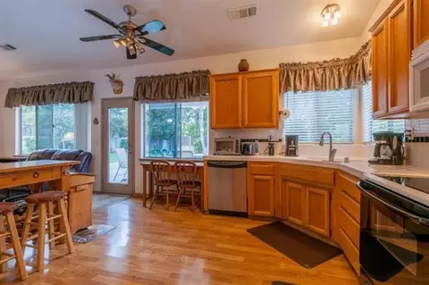 1032 N Burl, Clovis, CA 93611 photo 8