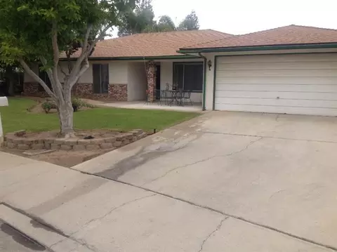 2174 3rd St, Sanger, CA 93657 photo 2