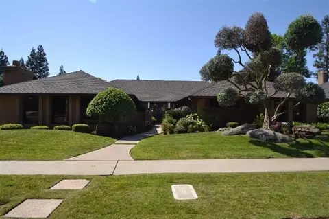 739 E Warwick Ave, Fresno, CA 93720 photo 1