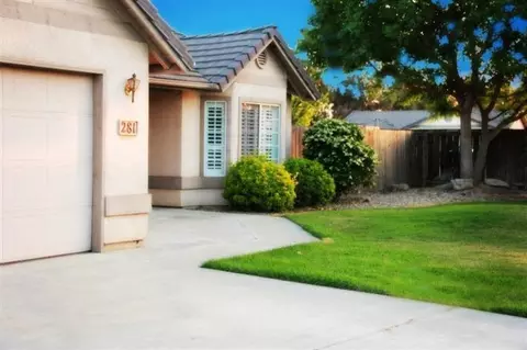 281 Greystone Cir, Lemoore, CA 93245 photo 2