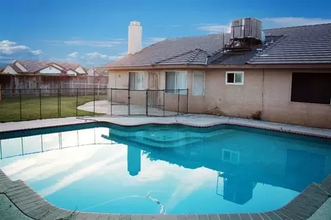 281 Greystone Cir, Lemoore, CA 93245 photo 4