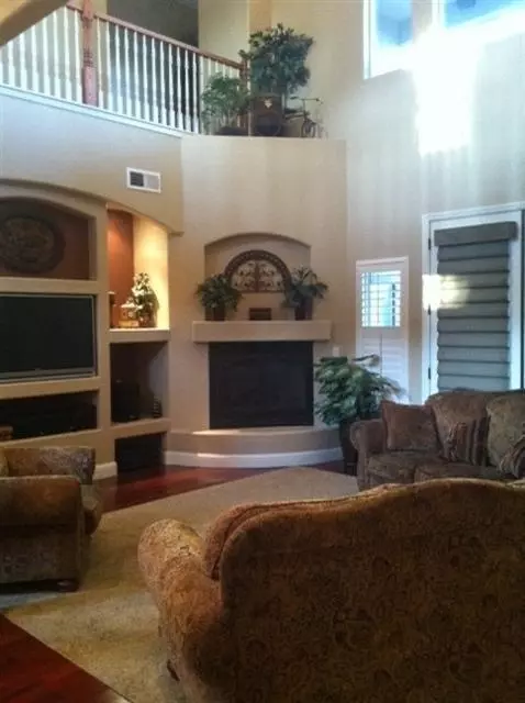 15631 Oak Dr, Kerman, CA 93630 photo 4