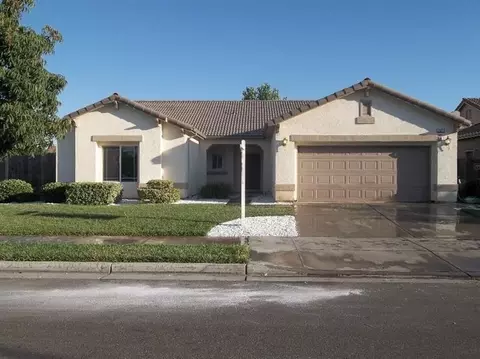 2813 14th St, Sanger, CA 93657 photo 1