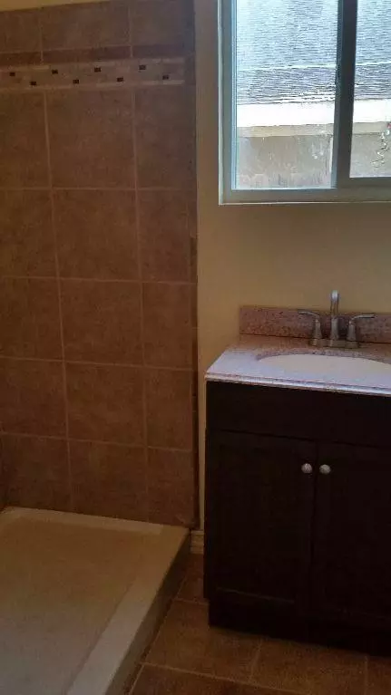 219 E Central Ave, Madera, CA 93638 photo 8
