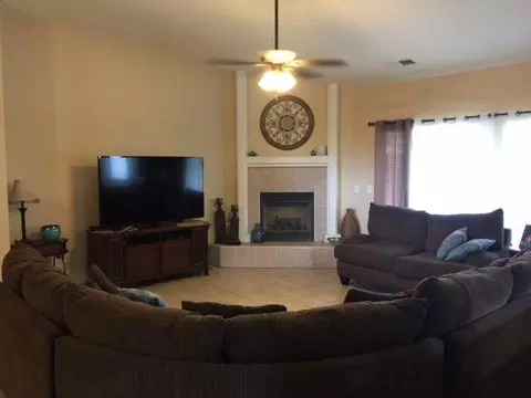 3775 Via Santa Barbara, Madera, CA 93637 photo 2