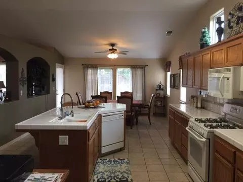 3775 Via Santa Barbara, Madera, CA 93637 photo 4
