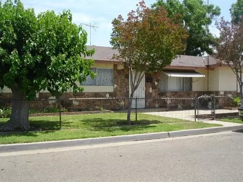 917 Davis St, Madera, CA 93638 photo 1