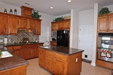 2572 Trenton Ave, Clovis, CA 93619 photo 2
