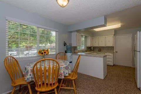 1827 Mitchell Ave, Clovis, CA 93611 photo 6