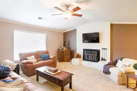 1573 Norwich Ave, Clovis, CA 93611 photo 3
