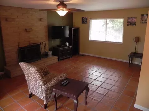 384 Circle Dr, Chowchilla, CA 93610 photo 7