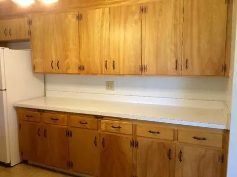 200 N Granada Dr, Madera, CA 93637 photo 8