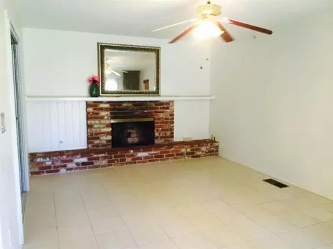 200 N Granada Dr, Madera, CA 93637 photo 5