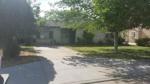 906 N Lake St, Madera, CA 93638 photo 1