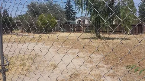 1007 Cross, Madera, CA 93638 photo 6