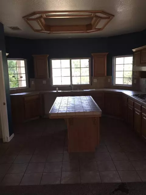 404 E Stanley Ave, Reedley, CA 93654 photo 3