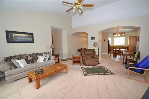 784 Lind Ave, Clovis, CA 93612 photo 4