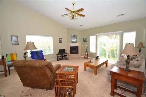 784 Lind Ave, Clovis, CA 93612 photo 3