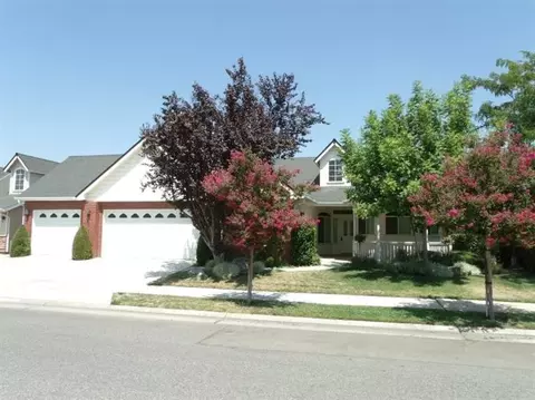 305 Serena Ave, Clovis, CA 93619 photo 1