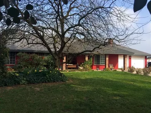 36559 Kenneth Ave, Madera, CA 93636 photo 2