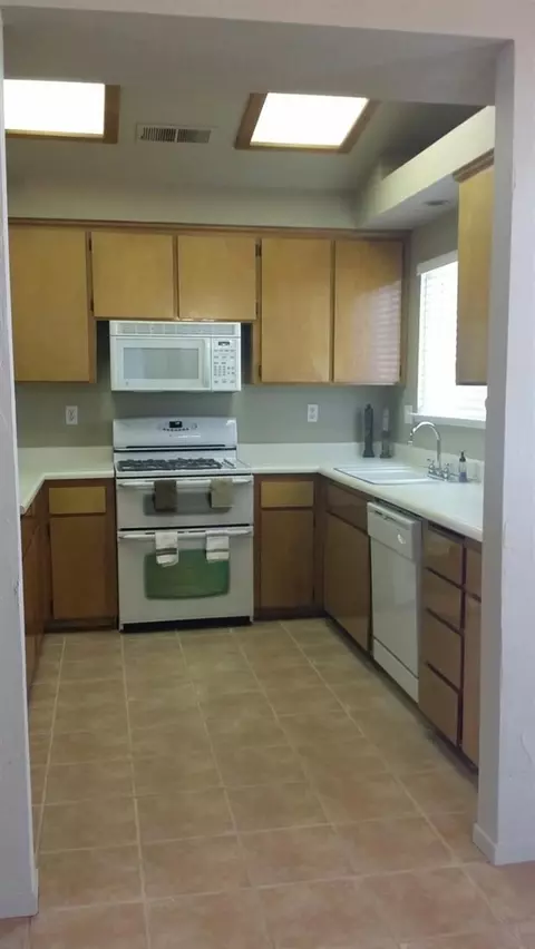 1179 Concord Ave, Madera, CA 93637 photo 4