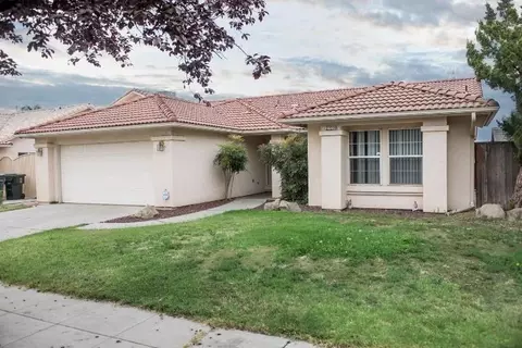 2723 Gamay Ave, Madera, CA 93637 photo 2