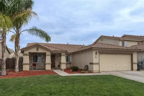 1131 Hazelnut Ln, Madera, CA 93637 photo 1