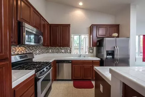 1131 Hazelnut Ln, Madera, CA 93637 photo 10