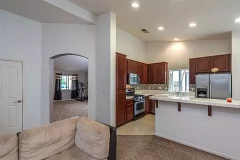 1131 Hazelnut Ln, Madera, CA 93637 photo 6