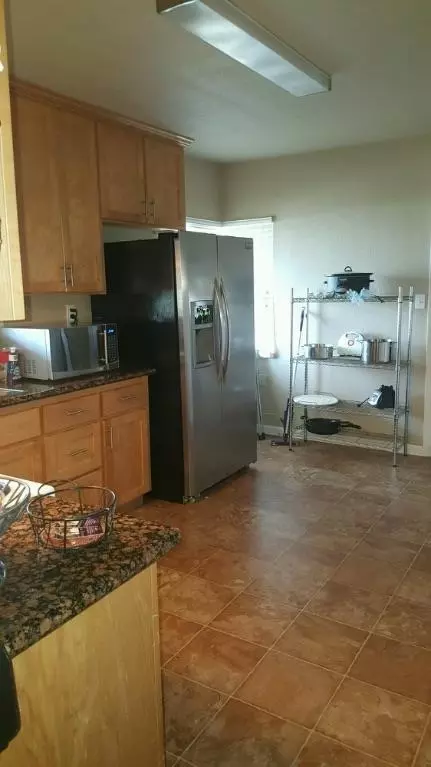 917 Trinity Ave, Chowchilla, CA 93610 photo 2
