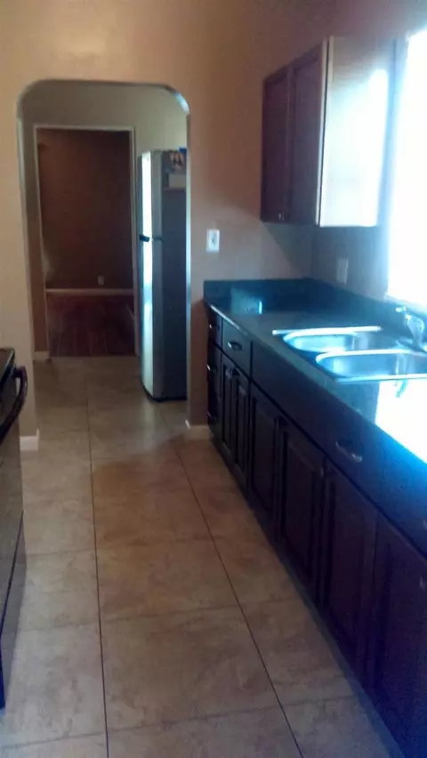 425 N H St, Madera, CA 93637 photo 5