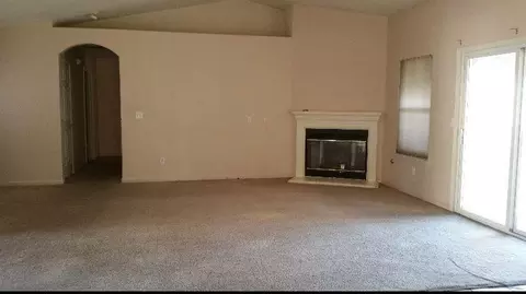 2860 Oak St, Madera, CA 93637 photo 2