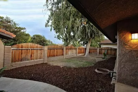 66 N Manila Ave, Clovis, CA 93612 photo 3