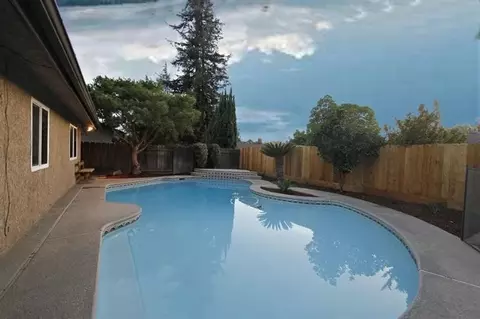 66 N Manila Ave, Clovis, CA 93612 photo 2