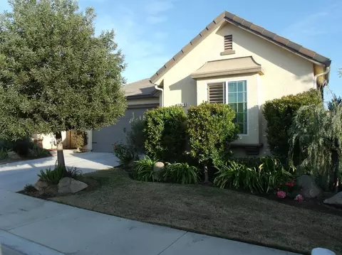 3049 Wrenwood Ave, Clovis, CA 93619 photo 2