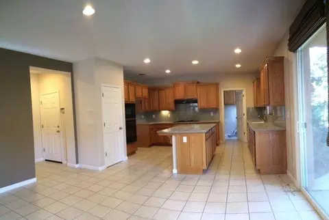 842 Fenmore Ave, Sanger, CA 93657 photo 9