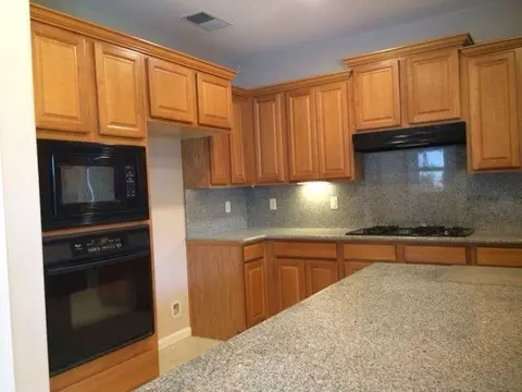 842 Fenmore Ave, Sanger, CA 93657 photo 10