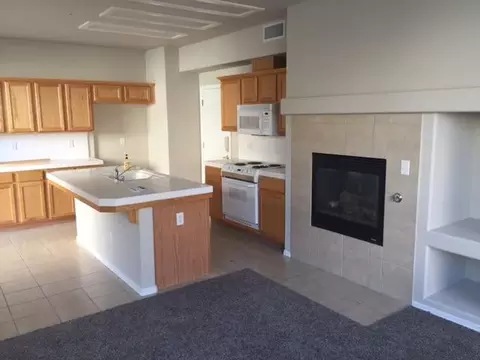 649 W Fontaine Ln, Clovis, CA 93619 photo 3