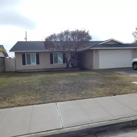 2013 Hicks St, Selma, CA 93662 photo 2